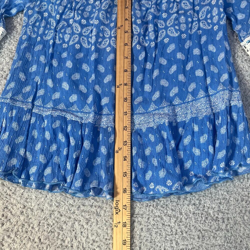 Panhandle blue and white ruched top with lace sleeve inlay size small - Picture 4 of 6
